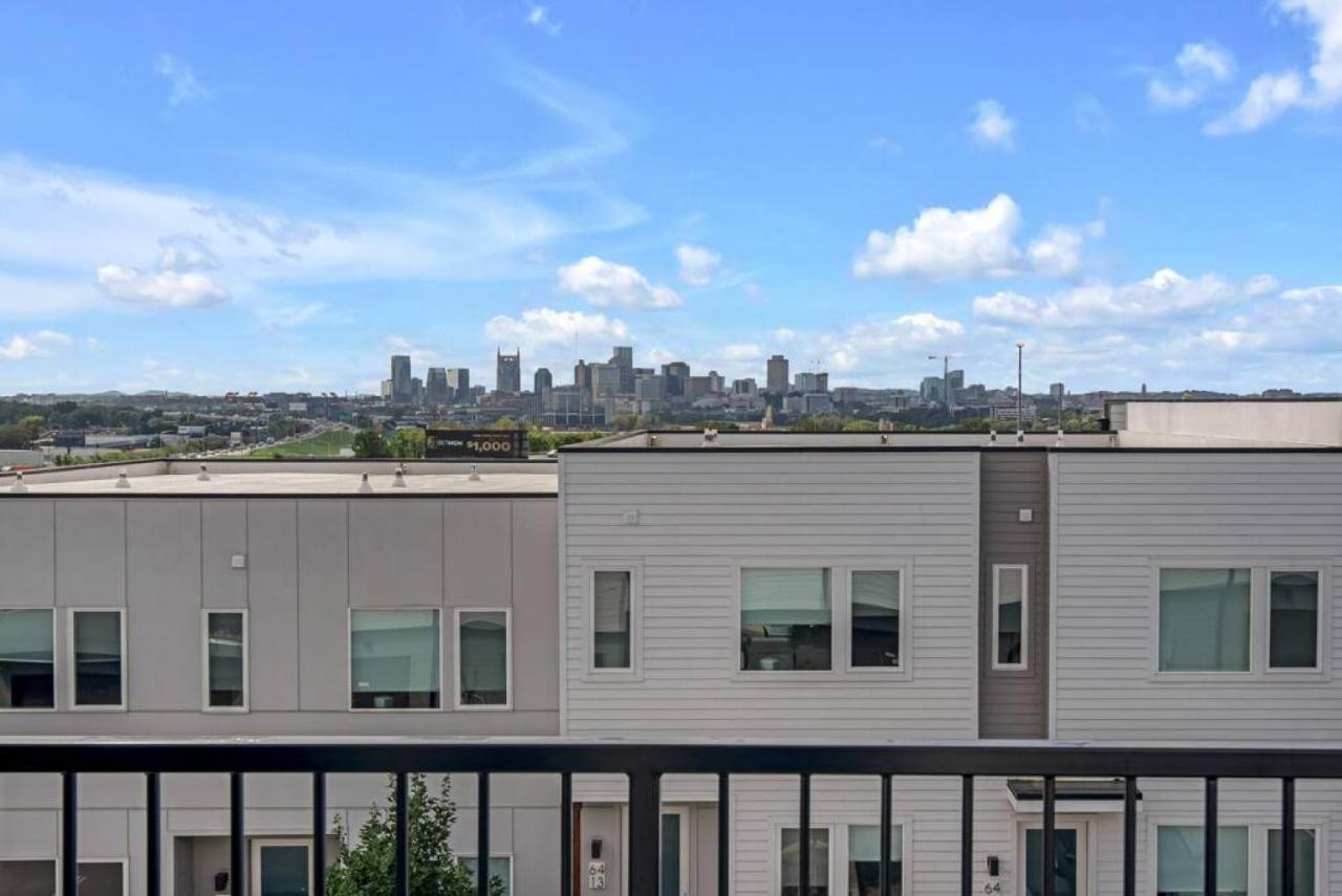 Big New And Modern With Skyline View Mural And Ping Pong Nashville Exterior foto