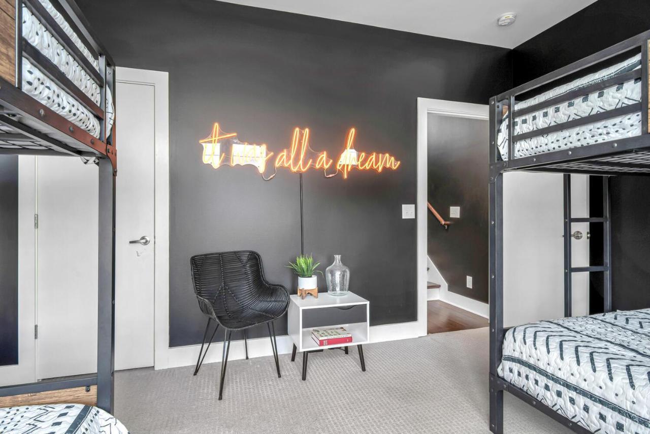 Big New And Modern With Skyline View Mural And Ping Pong Nashville Exterior foto